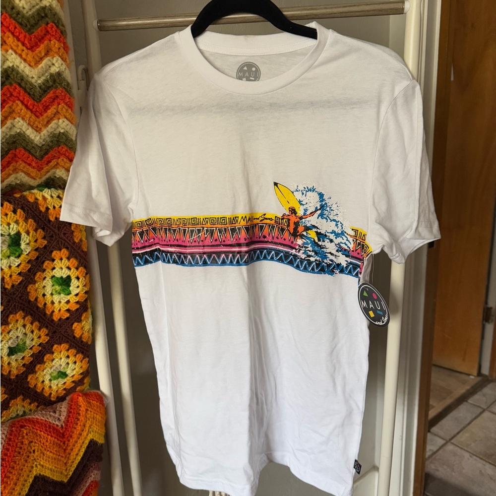 NWT Maui & Sons tee
